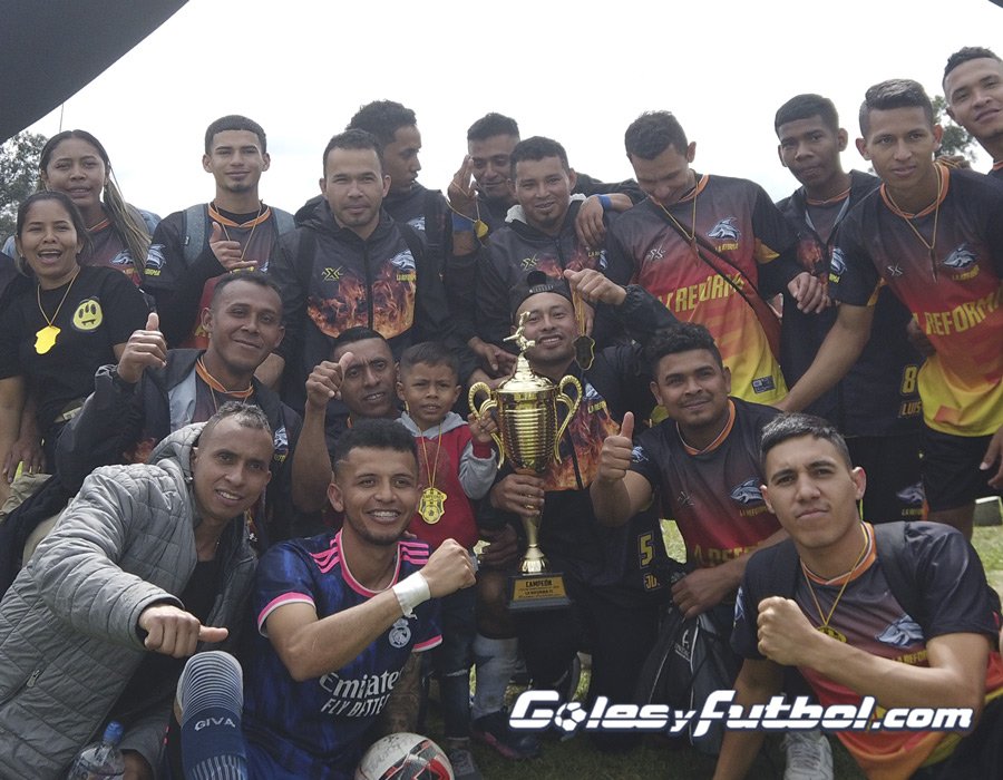 Torneo de fútbol 8 en Bogotá