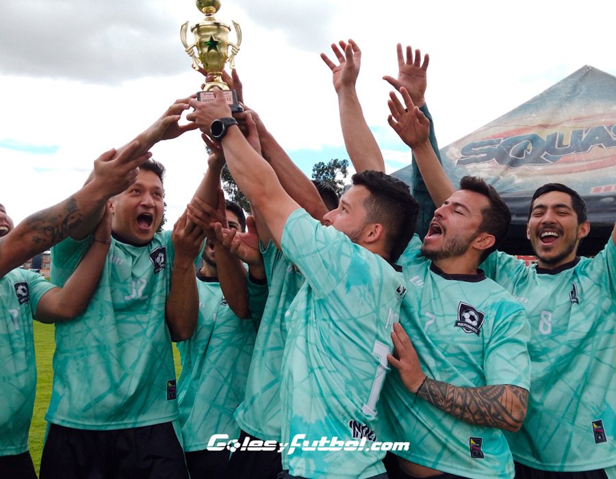 Jugadores de fútbol 8 en Bogotá